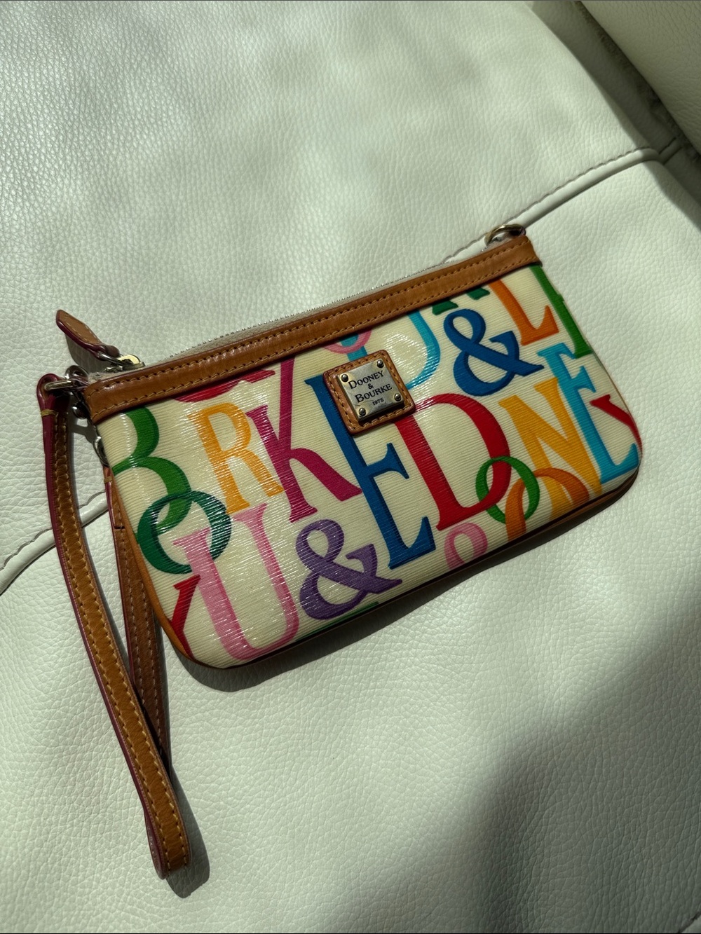 Dooney & Bourke Retro Grafica Large‎ Slim Wristlet